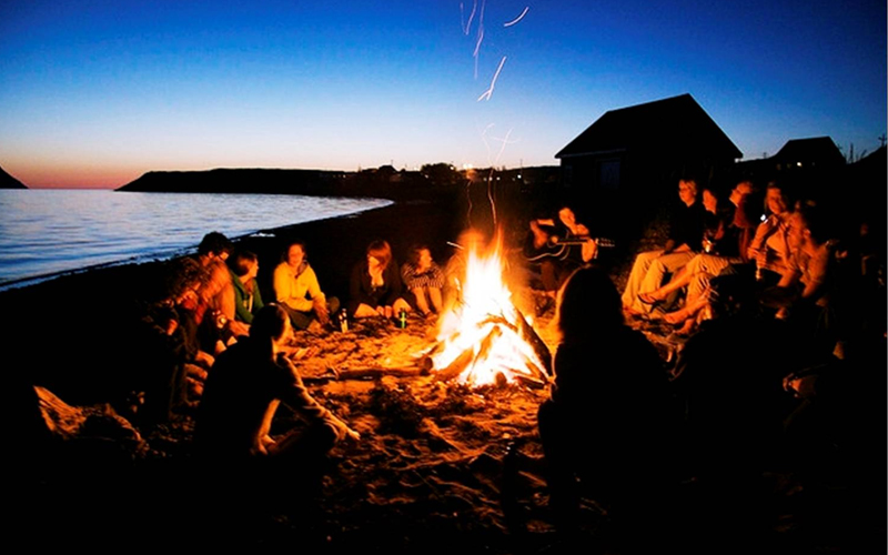 wisata pantai karang jahe rembang berkumpul bersama teman