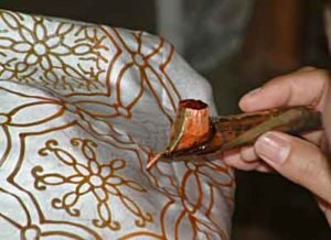 Cara membuat motif batik tulis sederhana