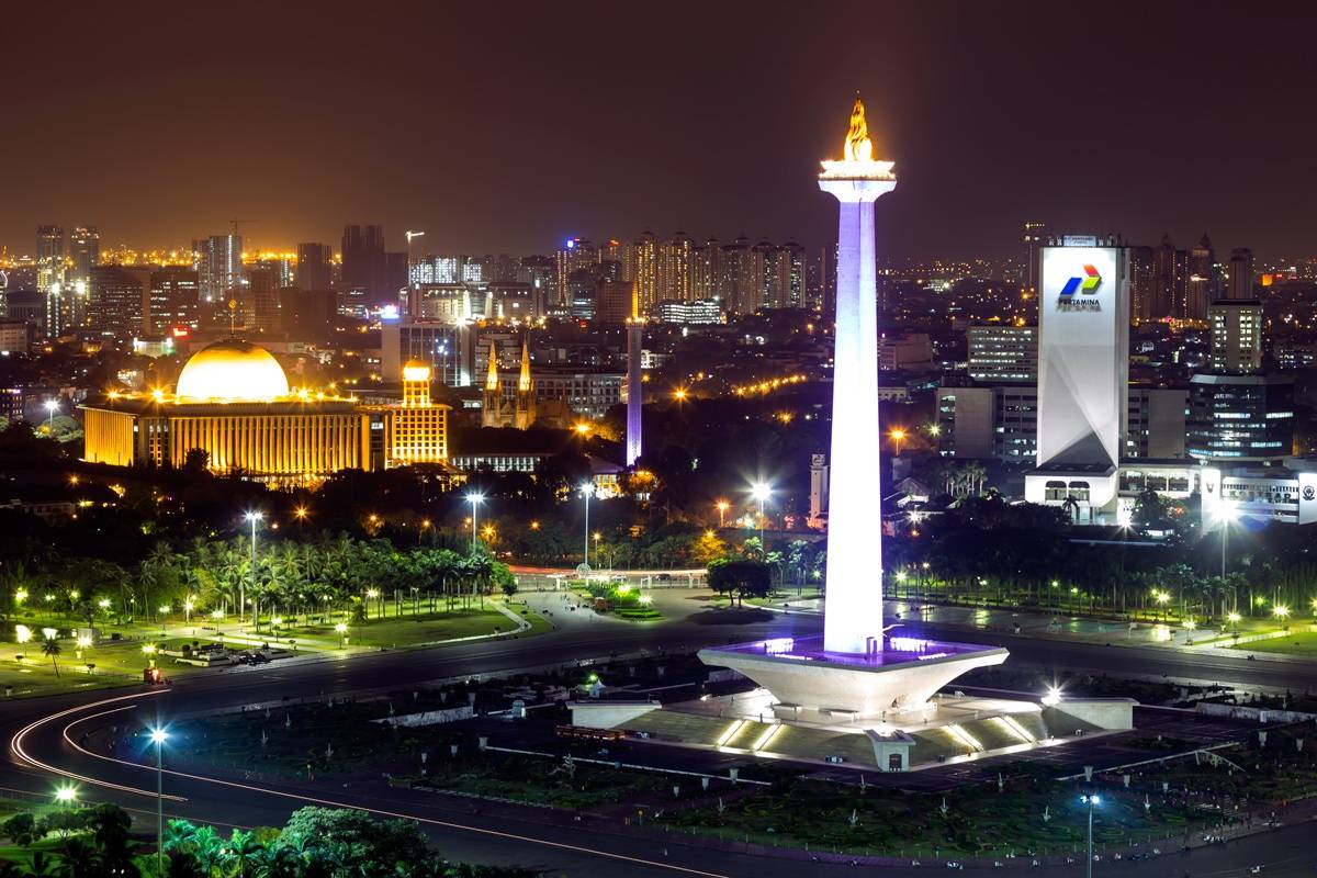 Monas di malam hari