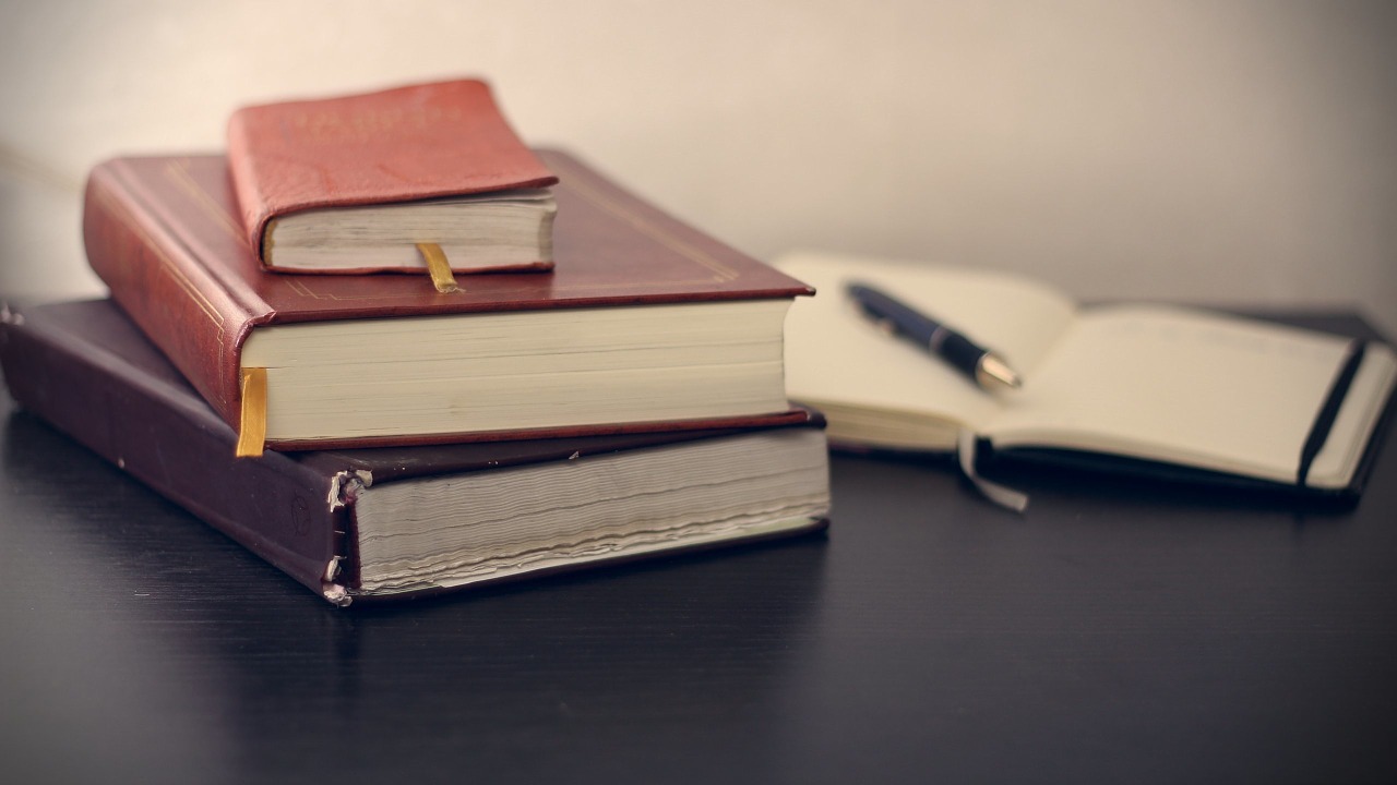 menulis buku resensi non fiksi