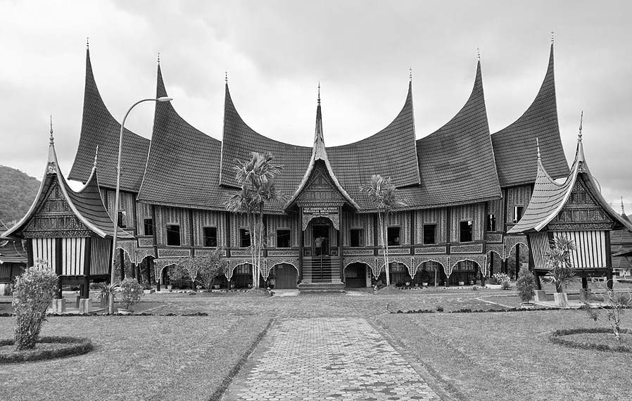 Filosofi Rumah Gadang (Rumah Adat Minagkabau) dalam falsafah hidup