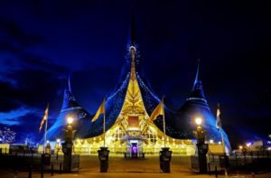 gerbang-efteling-adopsi-rumah-adat-minangkabau bagonjong