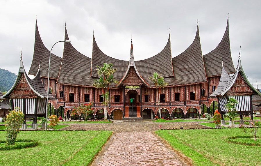 Rumah Adat Minangkabau Bagonjong Rumah Gadang Berserta 