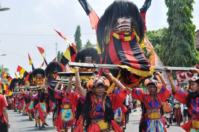 Kirab Seni Gambar Barongan Blora Jawa Tengah masbidin.net