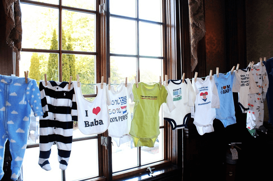 Memilih baju bayi yang bagus