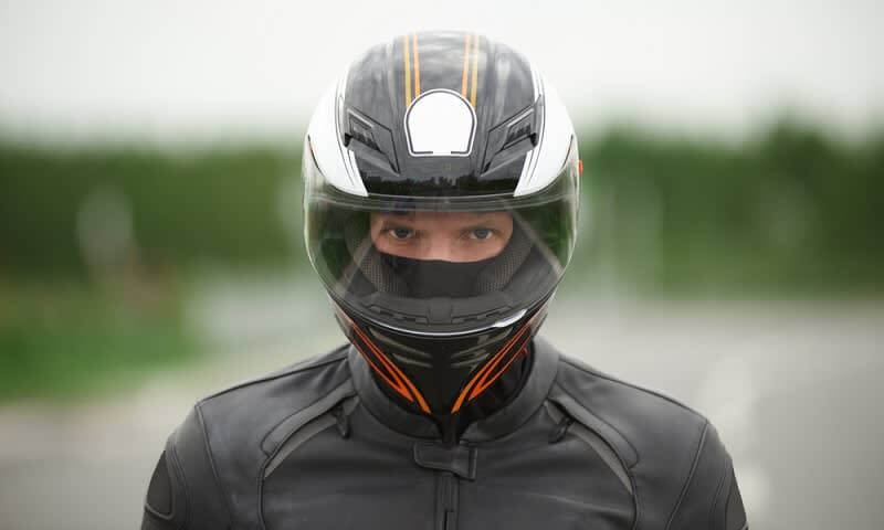 Tips Membeli Helm Online Pilih Helm yang sesuai ukuran kepala